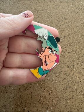 Mad Hatter - Disney Alice in Wonderland 75th Anniversary Mystery Puzzle Pin